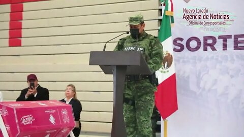 Acuden jóvenes a sorteo para cumplir con servicio militar