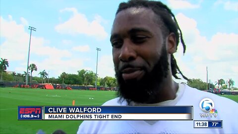 Dolphins' O'Leary, Walford Bonding On The Gridiron