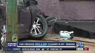 Car crashes into a dry cleaner in Mount Vernon