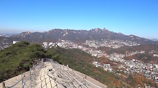 서울 인왕산정상에서 기차바위까지