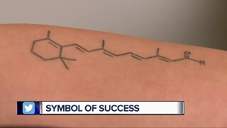 Blind Wayne State student shares inspiring secret to success, gets tattoo to celebrate passing organic chemistry