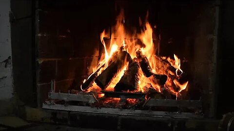 4k Christmas fireplace with crackling sounds - relaxing fire sounds #relaxingfireplace #fireplace