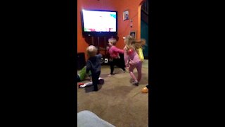 Babi shark Makes Kids All Kids Dance lol