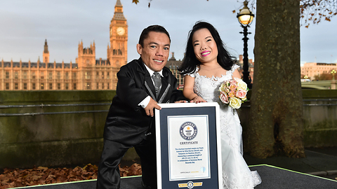 Newlyweds set the world record for the smallest married couple