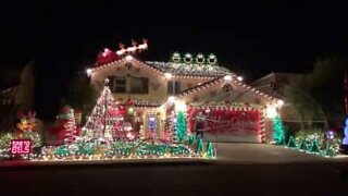 Les décorations de Noël s'allument au rythme d'AC/DC!