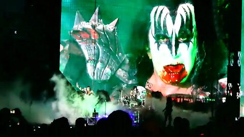 Kiss "God of Thunder" LIVE Gene Simmons Spitting Blood Welcome to Rockville Daytona Beach Florida 22