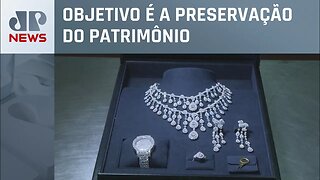 TCU determina que Bolsonaro não use e nem venda joias recebidas por sauditas
