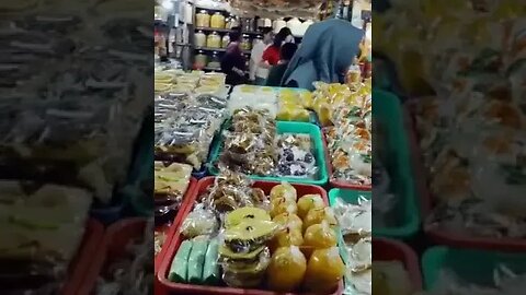 Lapak Jajanan Pasar Blauran, Surganya Kue Lebaran