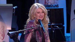 Linda Davis - "Twenty Years Ago" (Live at CabaRay)