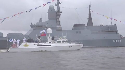 Putin greeted sailors in Kronstadt on the eve of the Main Naval Parade in honor of Navy Day