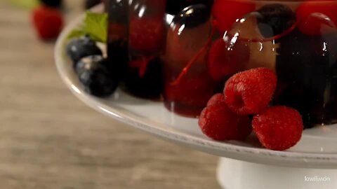 Traditional Gelatin with Red Fruits