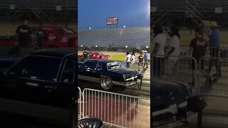 442 Oldsmobile Cutlass vs Doge Challenger