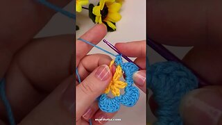 simple crochet flower #crochet #crocheting #shorts #crochetlove #crochetaddict