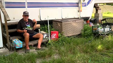 Veteran without air conditioning sleeping outside during excessive heat