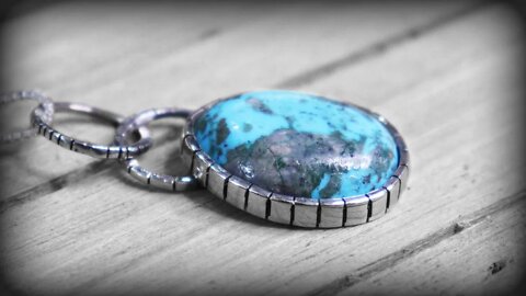 How to Make A Thick Bezel Necklace