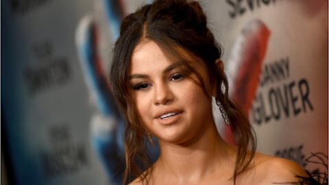 Selena Gomez relaciones malditas