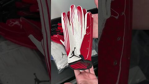 Jordan Fly Lock Receiver Gloves new for 2023!