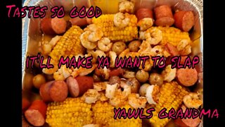 What's Cooking with The Bear? Low country boil #seafoodboil #grilling #seafoodboilrecipeCajun