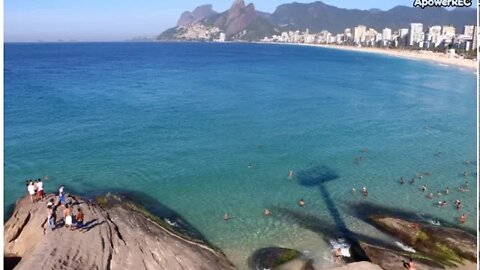 PRAIA LIBERADA : Rio de Janeiro libera banho de mar e ambulantes