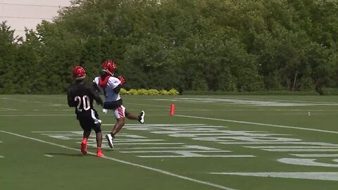 WATCH: Ja'Marr Chase dances past Eli Apple, into end zone during Bengals training camp