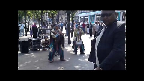 🎼American Native music in Piccadilly Gardens, Manchester/Música Nativa Americana Piccadilly Gardens
