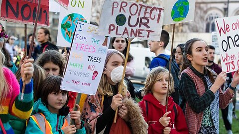 LIVE: London / UK - Thousands of climate activists gather to protest on Earth Day - 22.04.2023 #irl