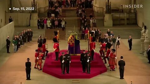 Royal Guard Collapses, Queen's Coffin Guarded Caremony.