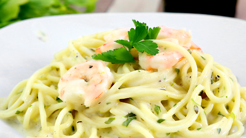 How to make pasta with prawns