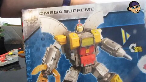 Transformers Siege WFC Titan Class Omega Supreme Review