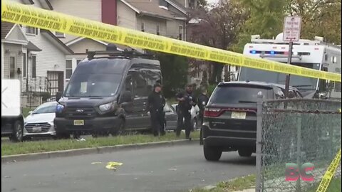 Suspect in shooting of 2 Newark police officers in custody