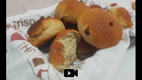 Greek cinnamon raisin buns / Αφράτα Νηστίσιμα Σταφιδόψωμα Χωρίς Μίξερ