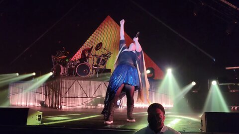 Evanescence in Houston song Part of Me