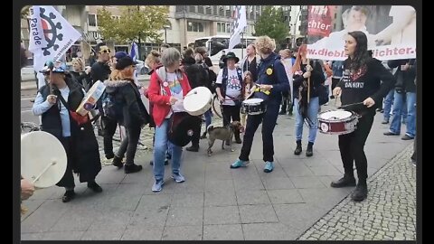 Die Trommeln des Widerstandes in den Strassen von Berlin