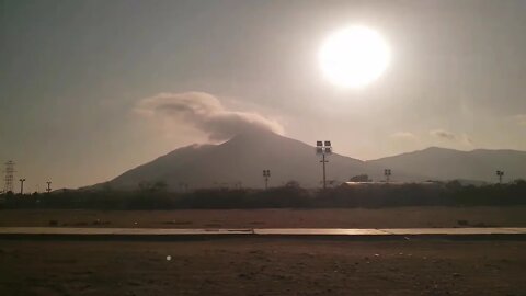 Bajando del Cerro de la Paz - Chimbote