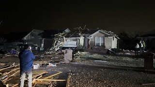 Tornadoes Leaves Injured and Destroyed Houses in Oklahoma And Kansas