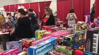 Salvation Army distributes gift and toys to families in need | Digital Short