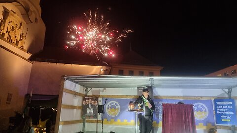 Rückkehr SPAZIERGANG, Rede Veranstalter, Feuerwerk - BAUTZEN, Kornmarkt, 02 01 2023, 100. MAHNWACHE