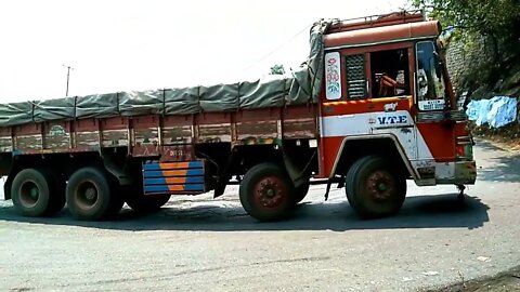 Heavy Load Lorry Risk Driving Dangerous Turning Dhimbam Hairpin Bend Hills Road Hills Uk07 Rider-38