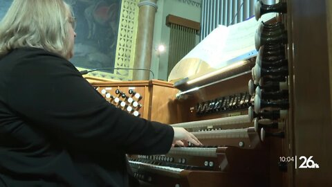Organists wanted, as churches struggle to keep tradition alive.