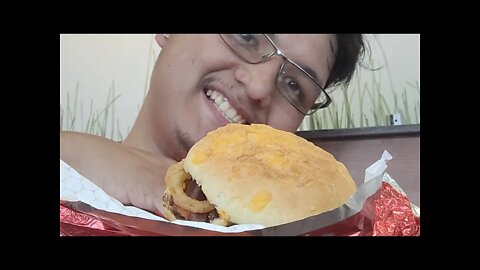 The Big Bacon Cheddar Chicken Sandwich Review - Wendy's Mukbang