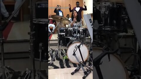 ESSA MULHER E SHOW, CONFIRA #bateria #musica #shorts