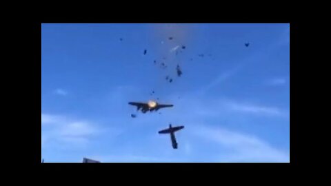 WWII Fighter Plane Crashes into B-17 at Dallas Airshow (FOOTAGE)