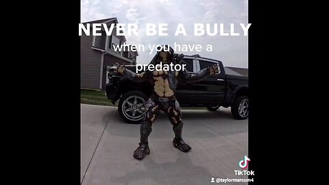 predator takes his mask off