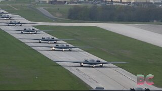 Pentagon parades 12 nuclear bombers