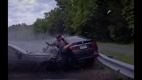 Virginia police officer almost killed by speeding car on busy roadway | USA TODAY