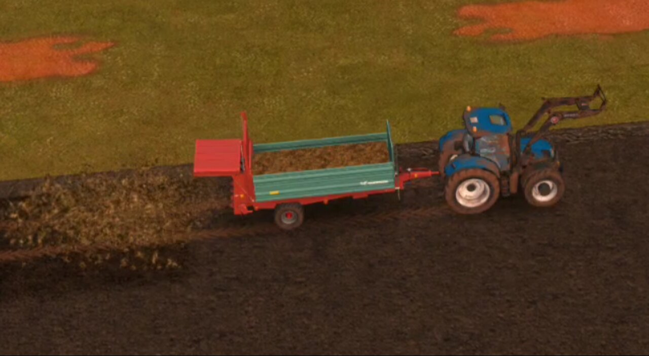 Farming Simulator 18 - loading straw and hauling manure