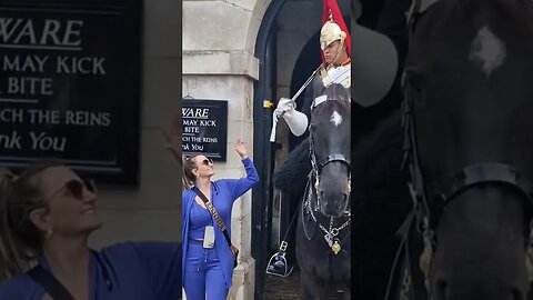 Lol 😆 🤣 😂 she got scared with the look #horseguardsparade