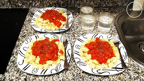 +11 002/004 012/013 001/007 gnocchi in tomato sauce · dialectical veganism autumn +11ME 012