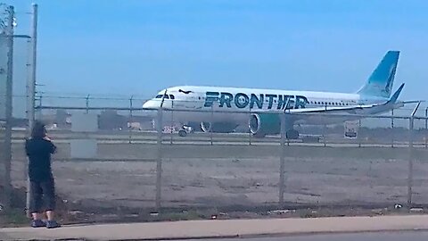 Airplane 38A, (2 SoundFX) Taxi, Frontier 737-700, Midway Airport IL 20230515_165534A 4K24p53s 7C