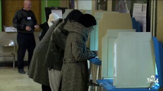 Milwaukee County voter turnout plummets in 2022 compared to 2018